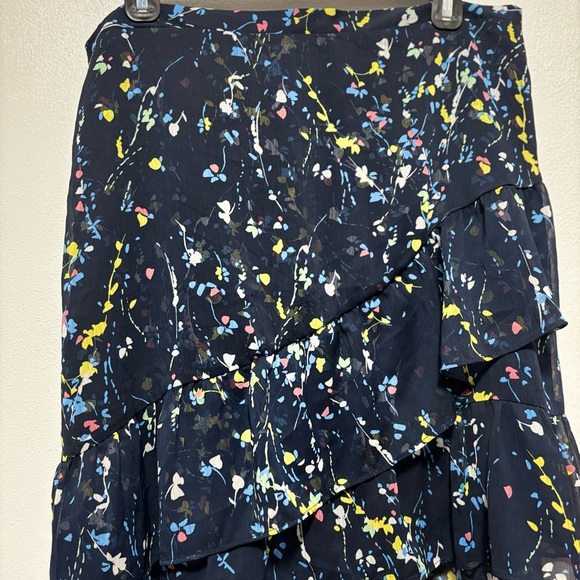 BANANA REPUBLIC Navy Blue Floral ruffle skirt - size Large - Picture 2 of 6